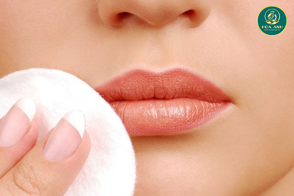 Cách chăm sóc môi sau phun xăm để tránh bị nhiễm trùng