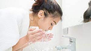 Cách rửa mặt: 12 bước để có làn da sạch sẽ, tươi tắn
