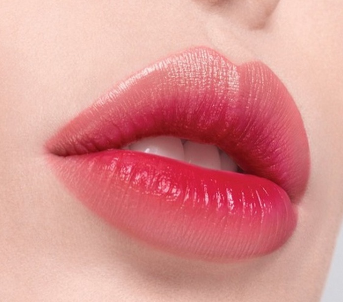 Phun môi xí muội là gì? Có đẹp không?