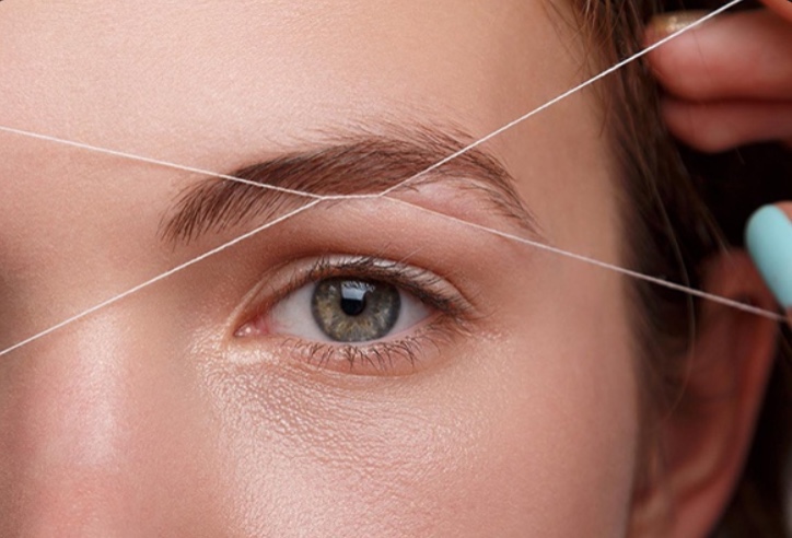 Nâng chân mày không phẫu thuật là gì?